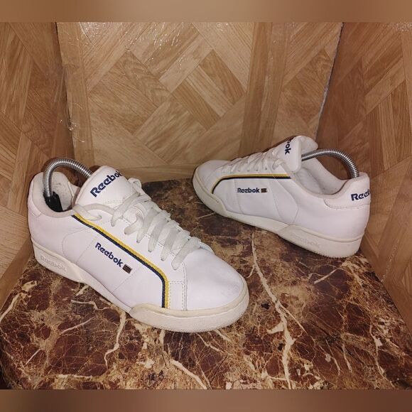 Reebok men's leather old skool shoes white sneakers size 7.      548 - Picture 1 of 11